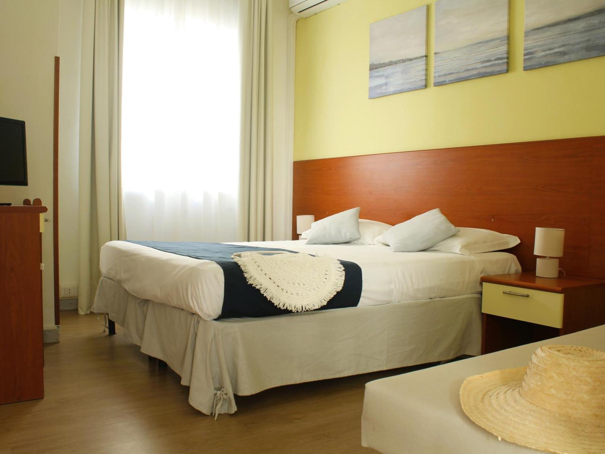 Hotel Panoramico Scauri  Buitenkant foto