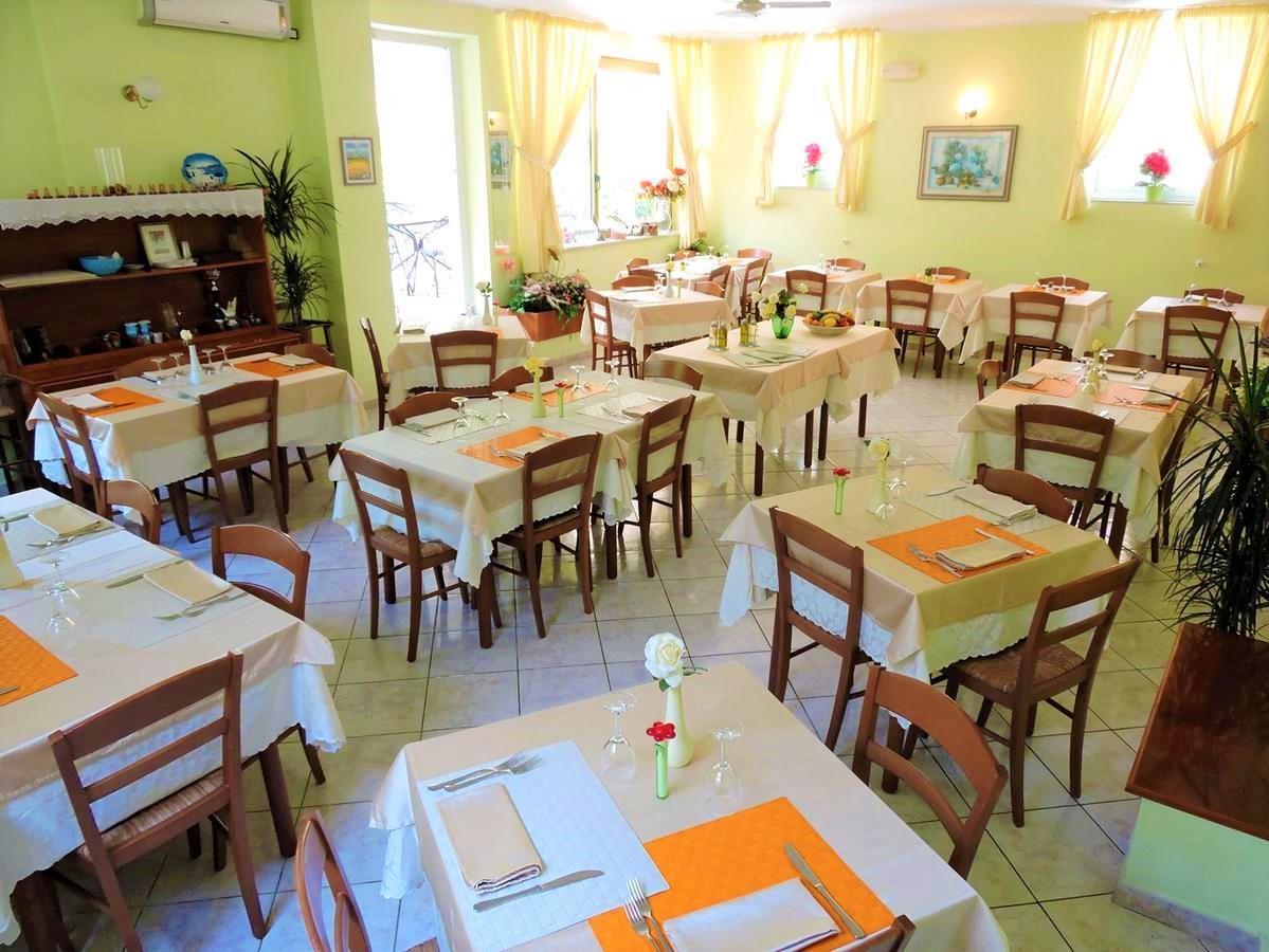 Hotel Panoramico Scauri  Buitenkant foto