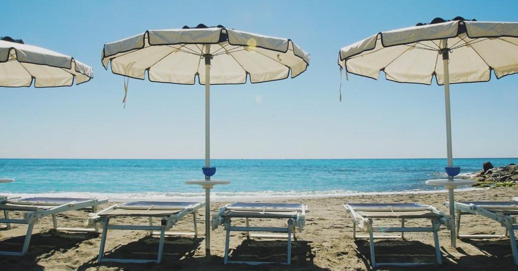 Hotel Panoramico Scauri  Buitenkant foto