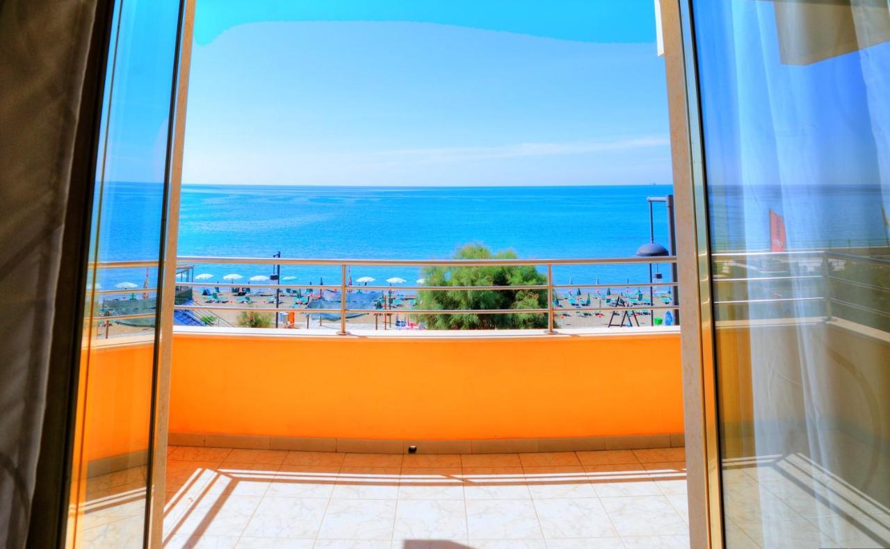 Hotel Panoramico Scauri  Buitenkant foto